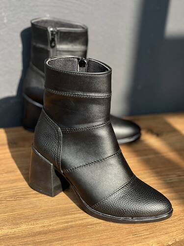 بوت پاشنه بلند 