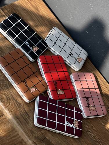 کیف پول مانیکوری پروانه