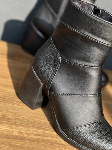 بوت پاشنه بلند 