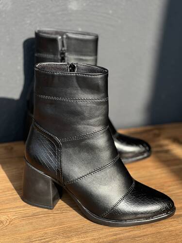 بوت پاشنه بلند 