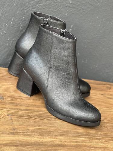 نیم بوت پاشنه 