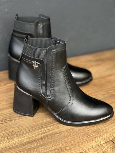 نیم بوت هنگامه