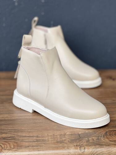 بوت نیم ساق 