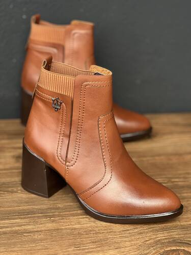 نیم بوت هنگامه